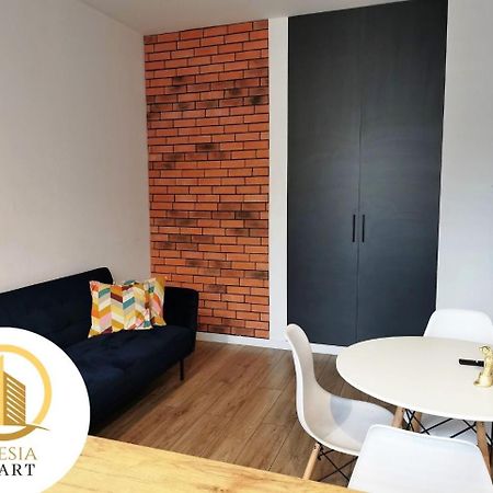 Apartament Ceglany Тичи Екстериор снимка