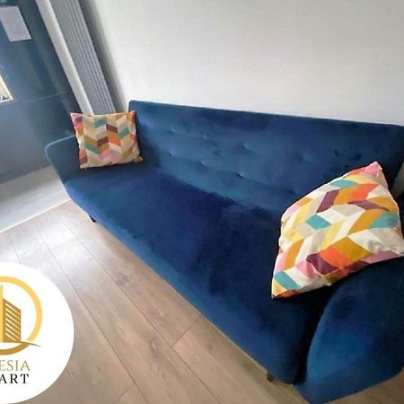 Apartament Ceglany Тичи Екстериор снимка