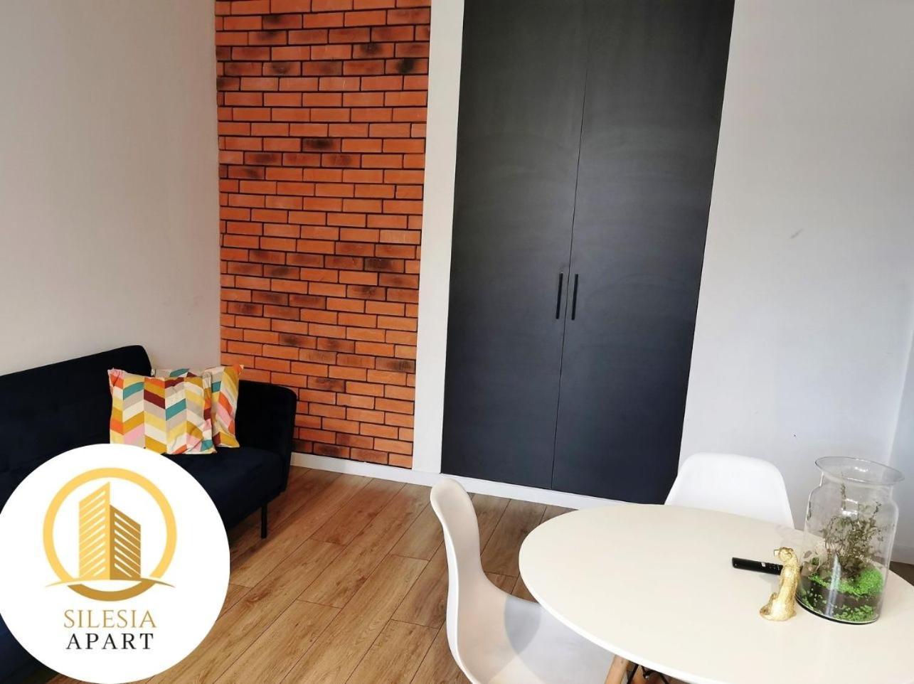 Apartament Ceglany Тичи Екстериор снимка