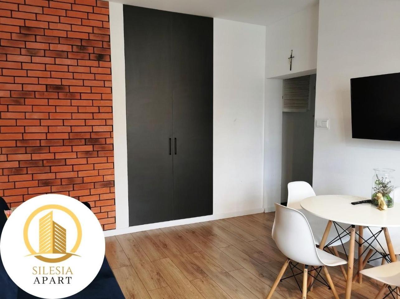 Apartament Ceglany Тичи Екстериор снимка